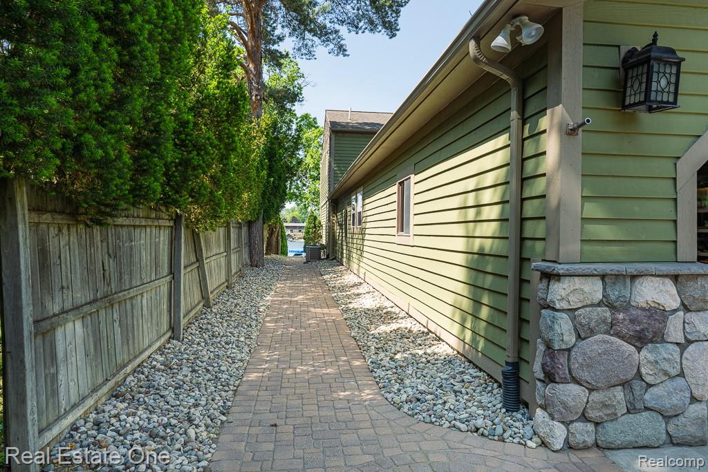 2200 Fernlock Drive