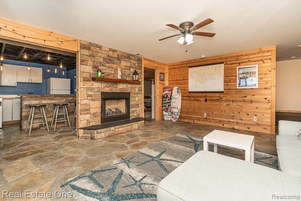 2200 Fernlock Drive