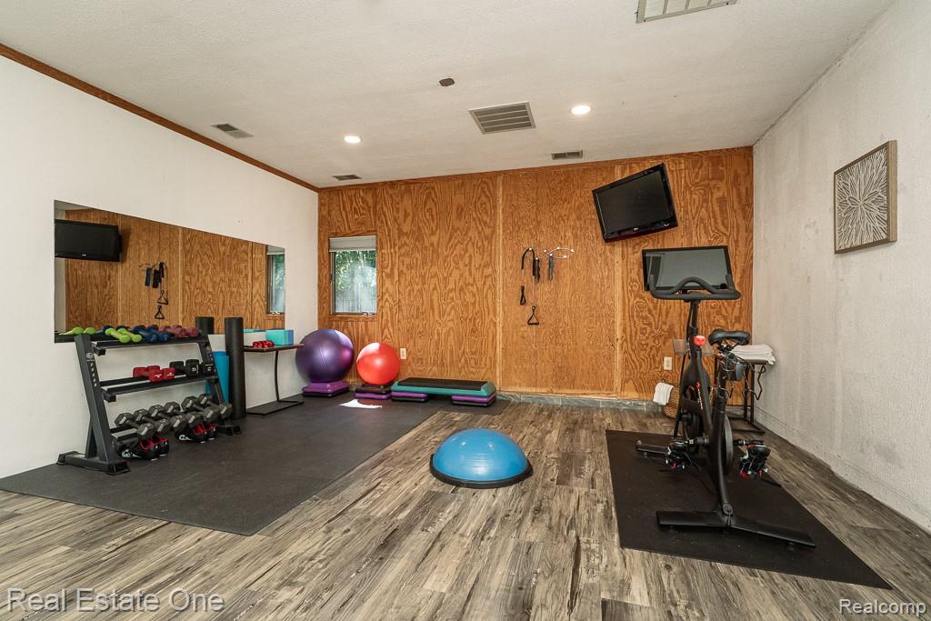 2200 Fernlock Drive