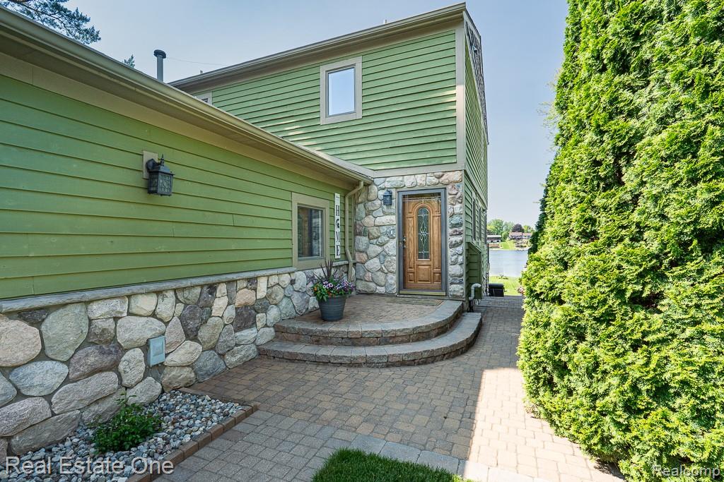 2200 Fernlock Drive