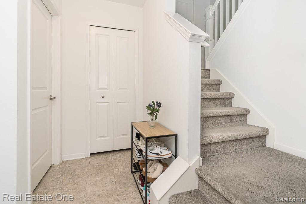 4661 BRADLEY Circle