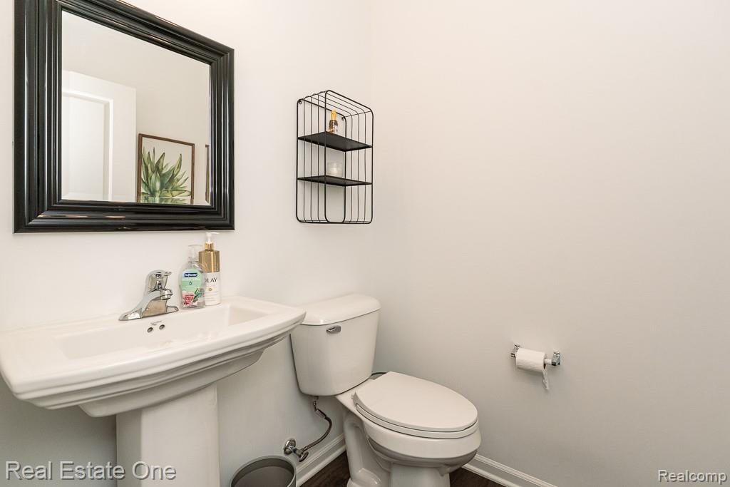 4661 BRADLEY Circle