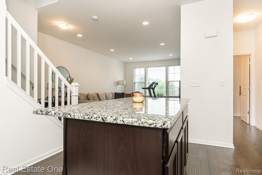 4661 BRADLEY Circle