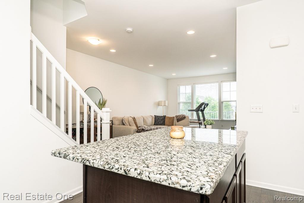 4661 BRADLEY Circle