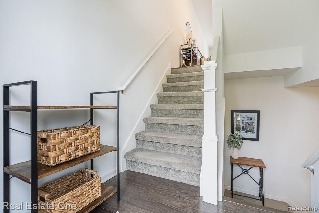 4661 BRADLEY Circle