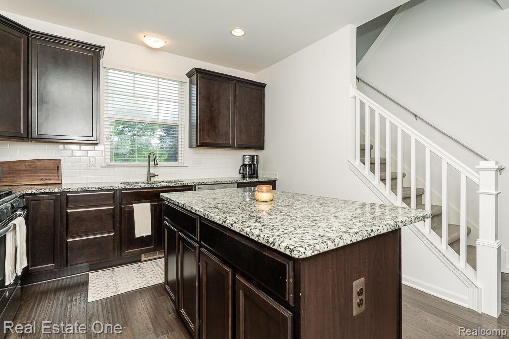4661 BRADLEY Circle