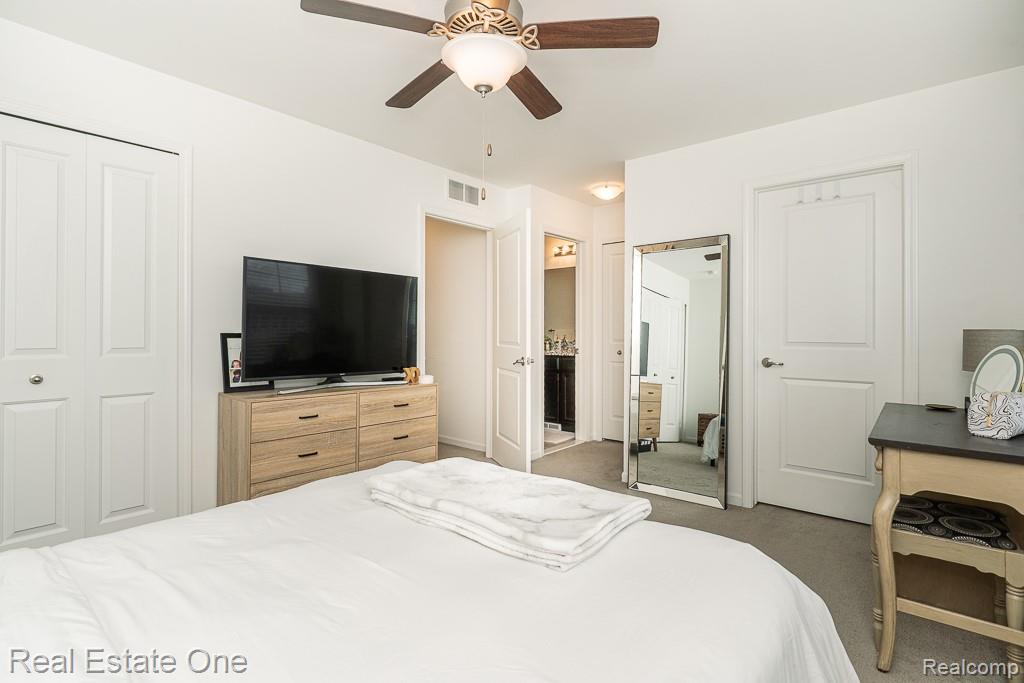 4661 BRADLEY Circle