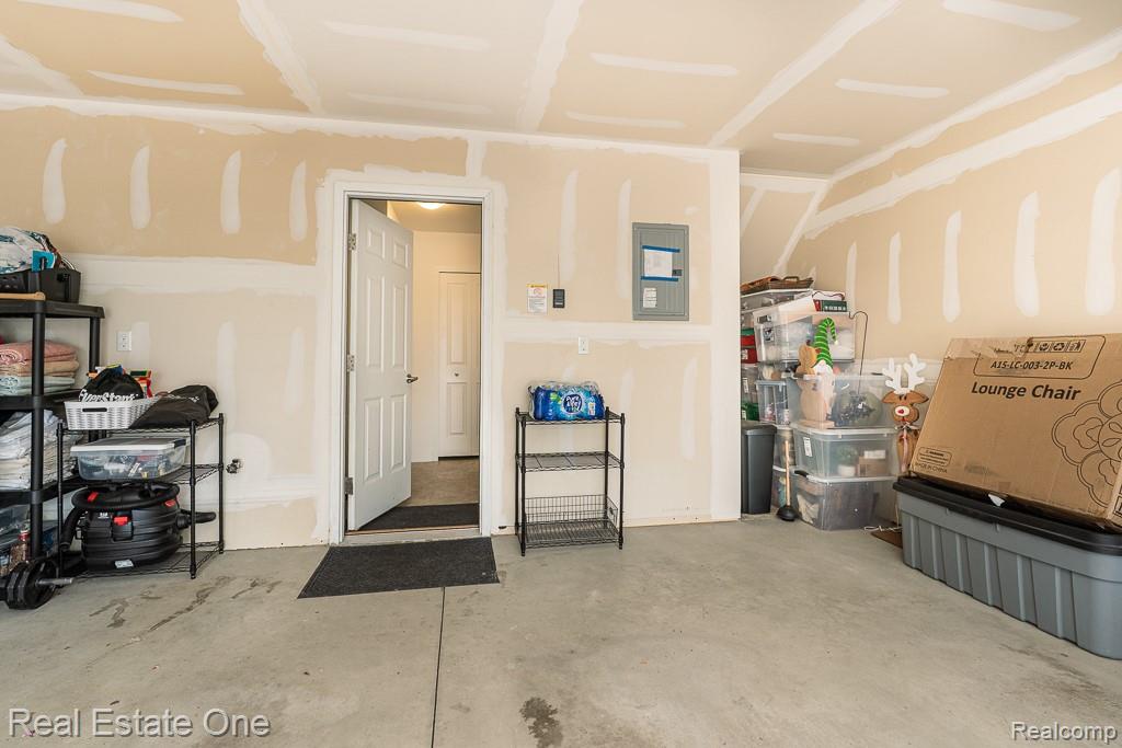 4661 BRADLEY Circle