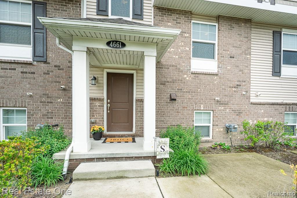 4661 BRADLEY Circle