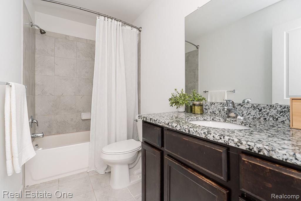 4661 BRADLEY Circle