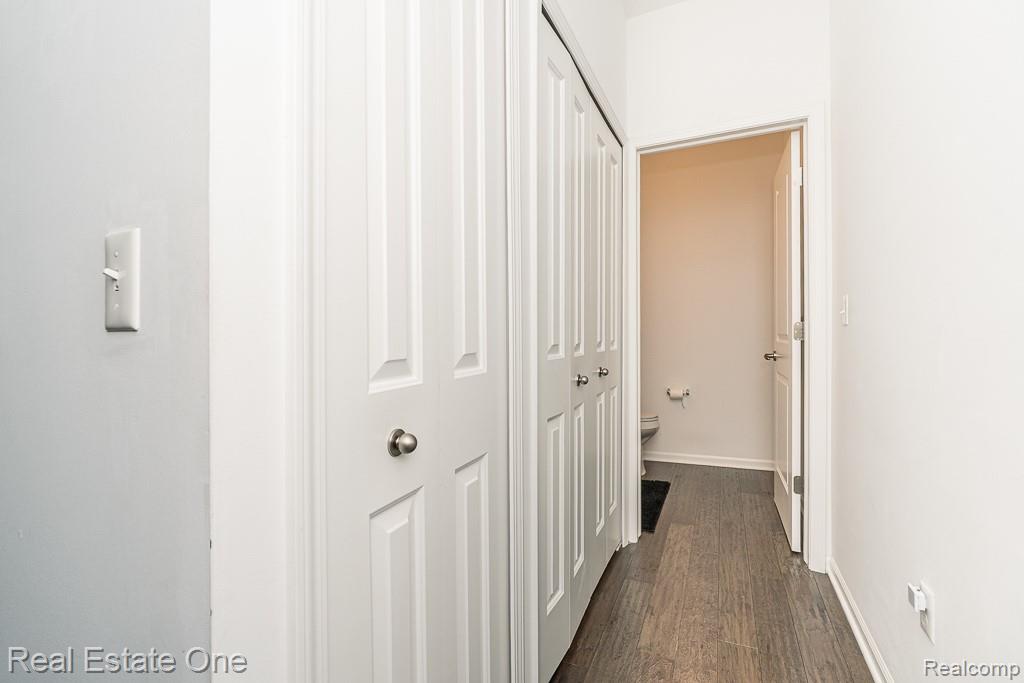 4661 BRADLEY Circle