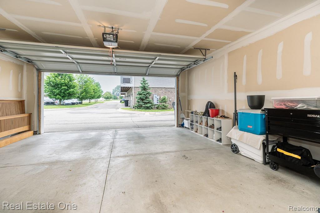 4661 BRADLEY Circle