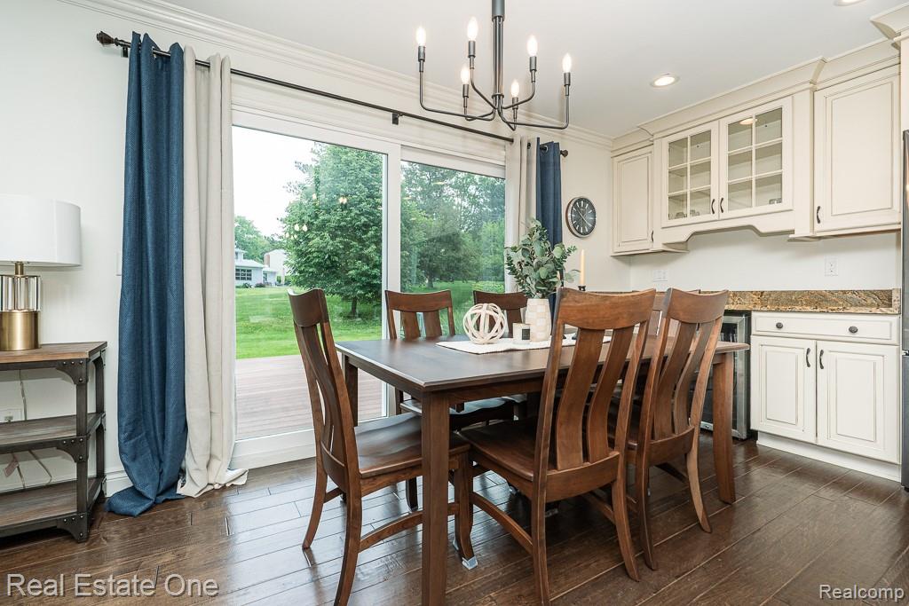 914 Dressler Lane