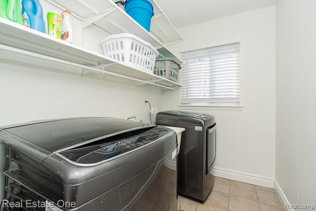 914 Dressler Lane
