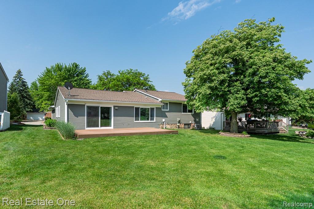 914 Dressler Lane