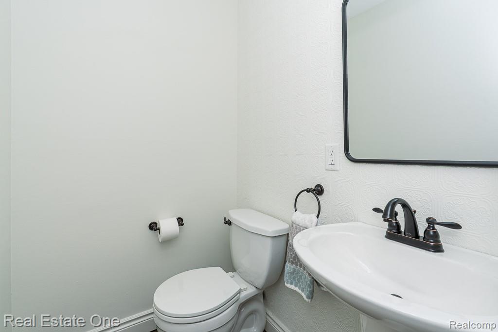 914 Dressler Lane