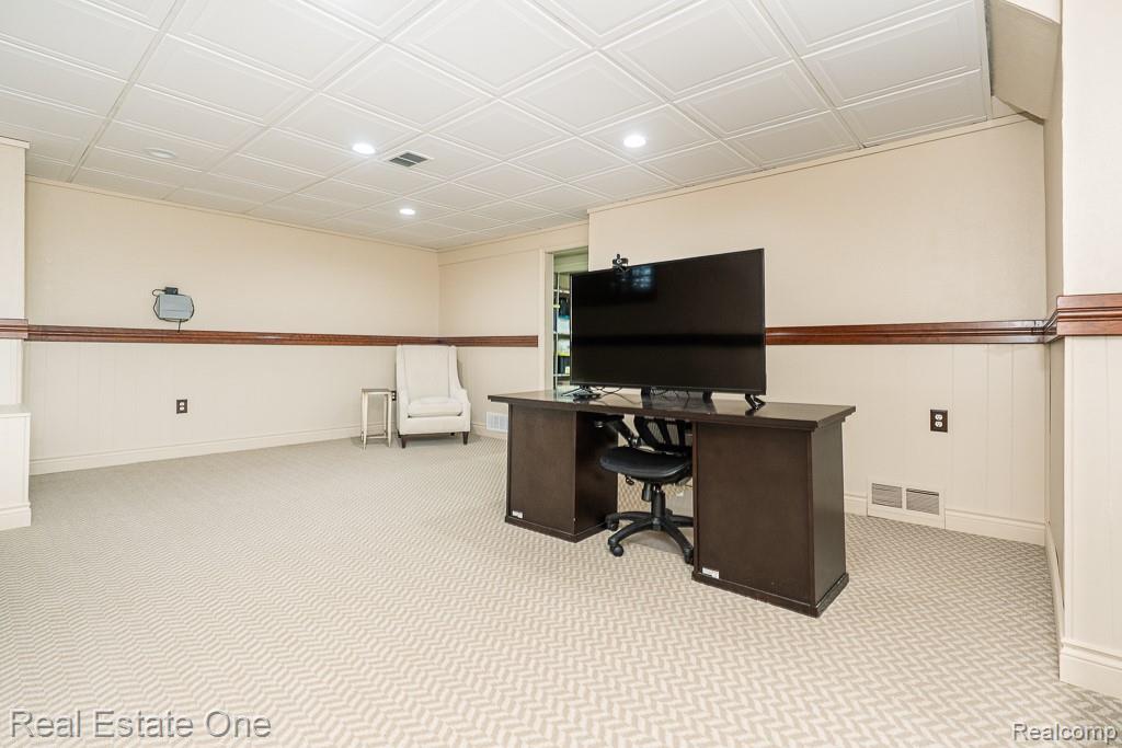 914 Dressler Lane