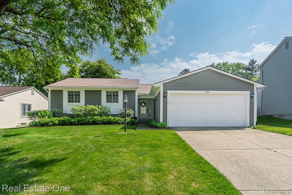 914 Dressler Lane