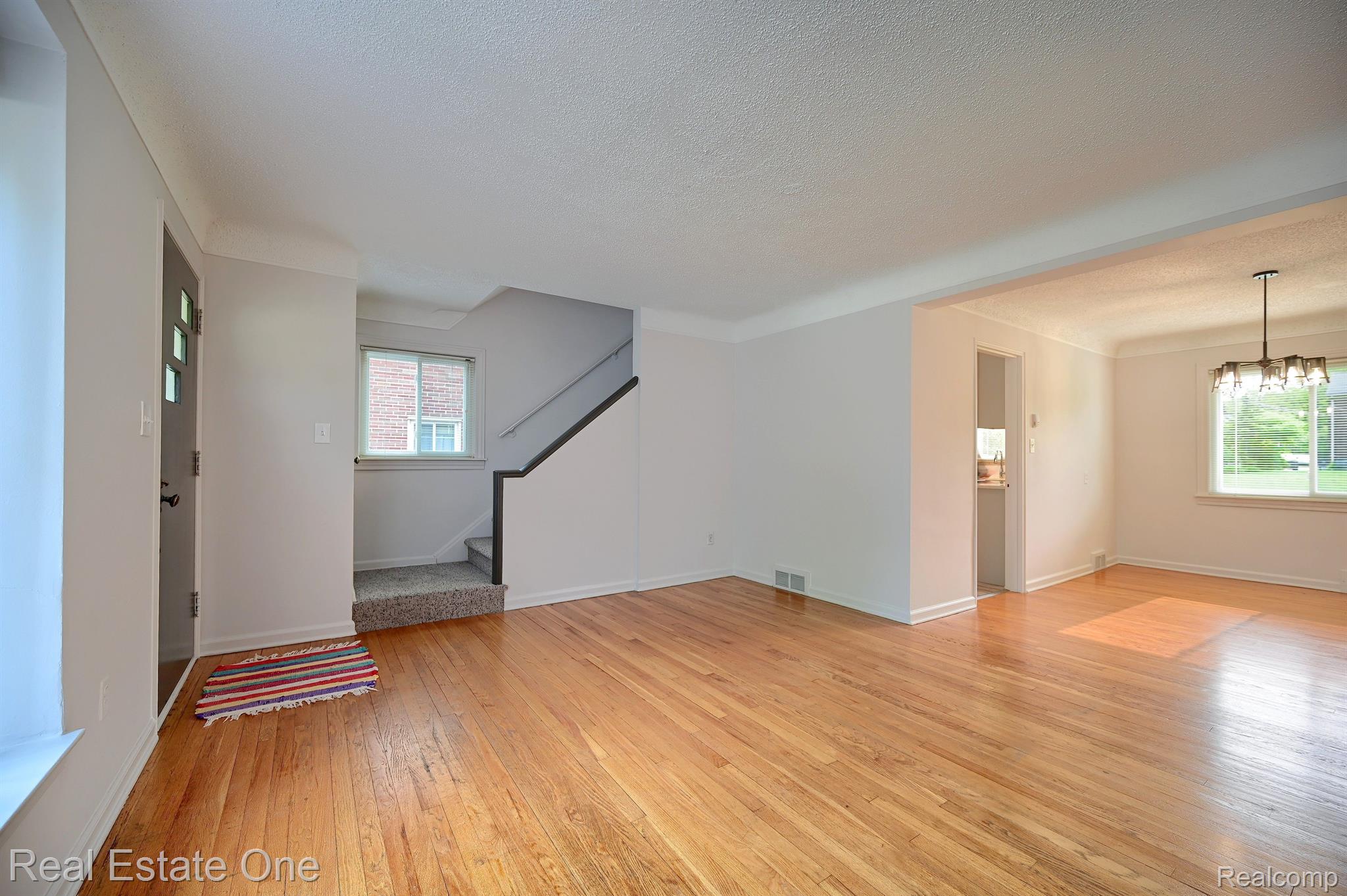 2707 OLIVER Road