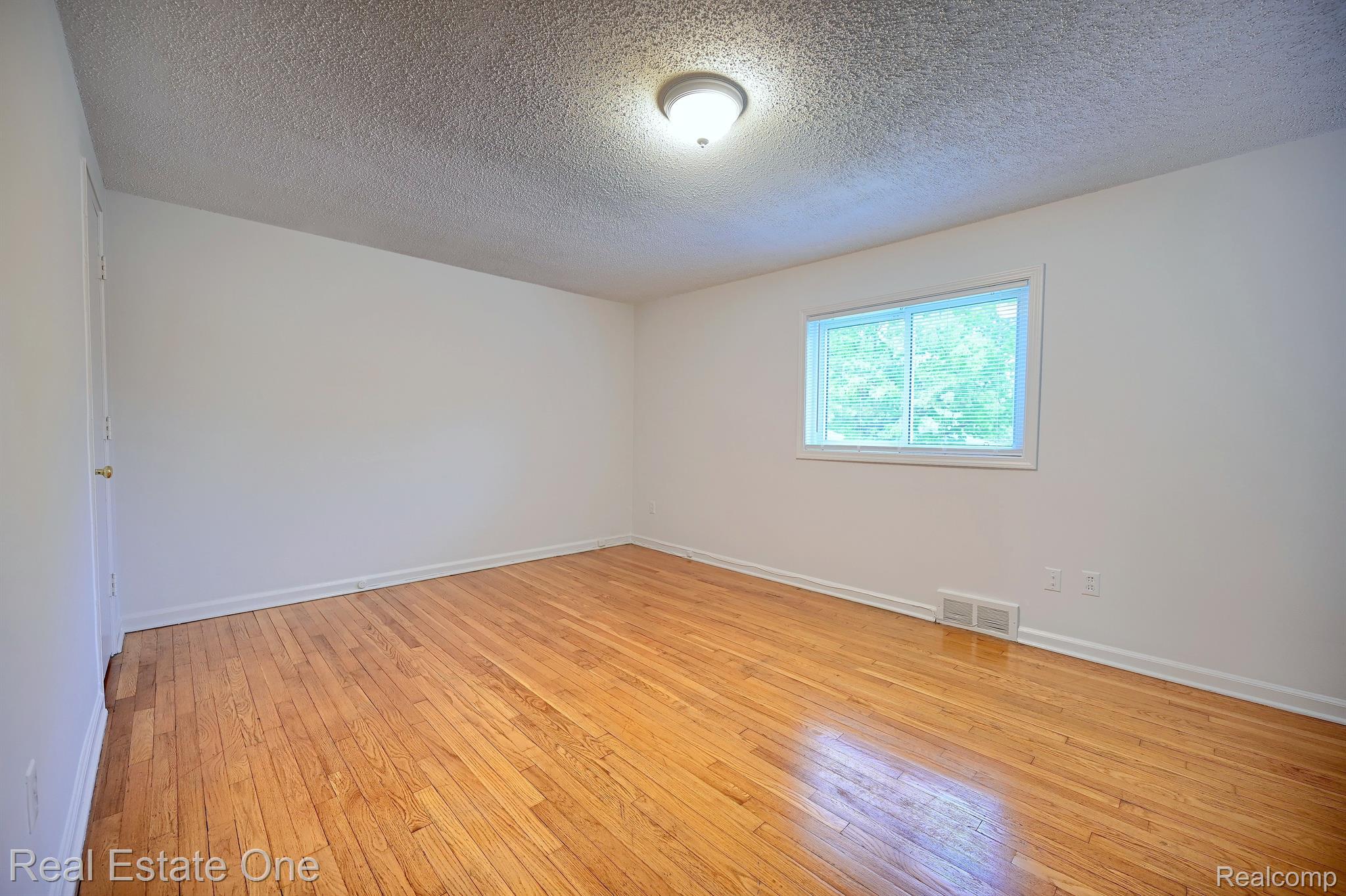 2707 OLIVER Road