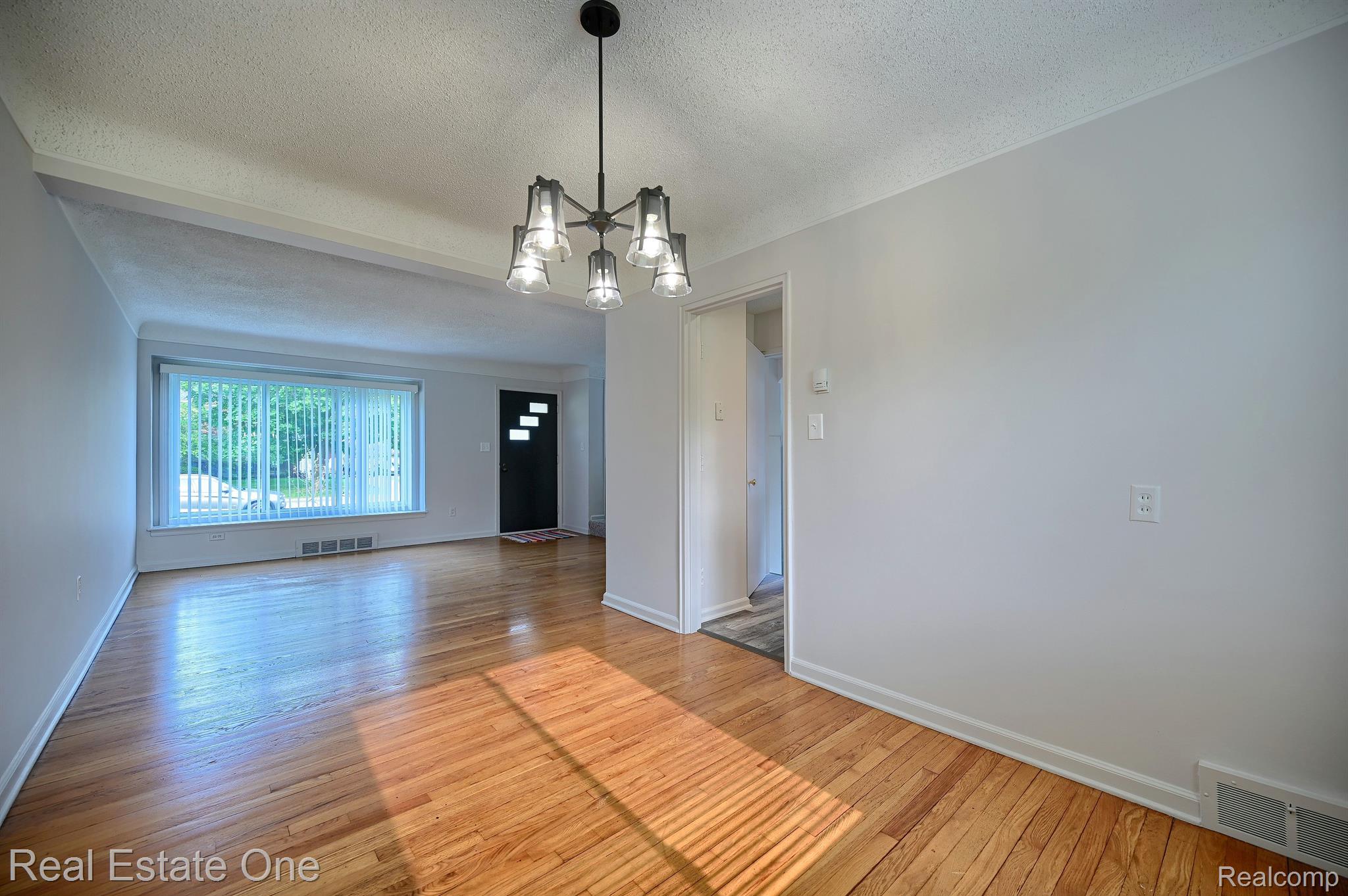 2707 OLIVER Road