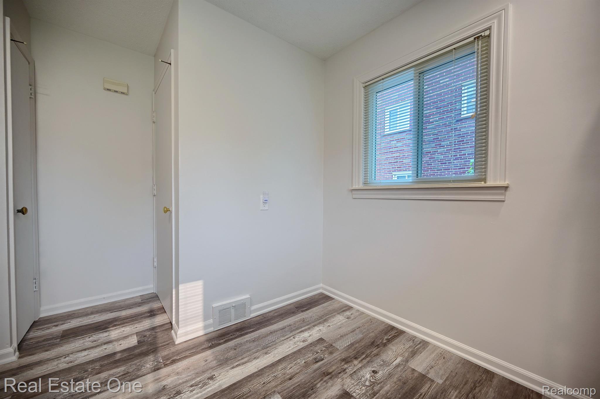 2707 OLIVER Road