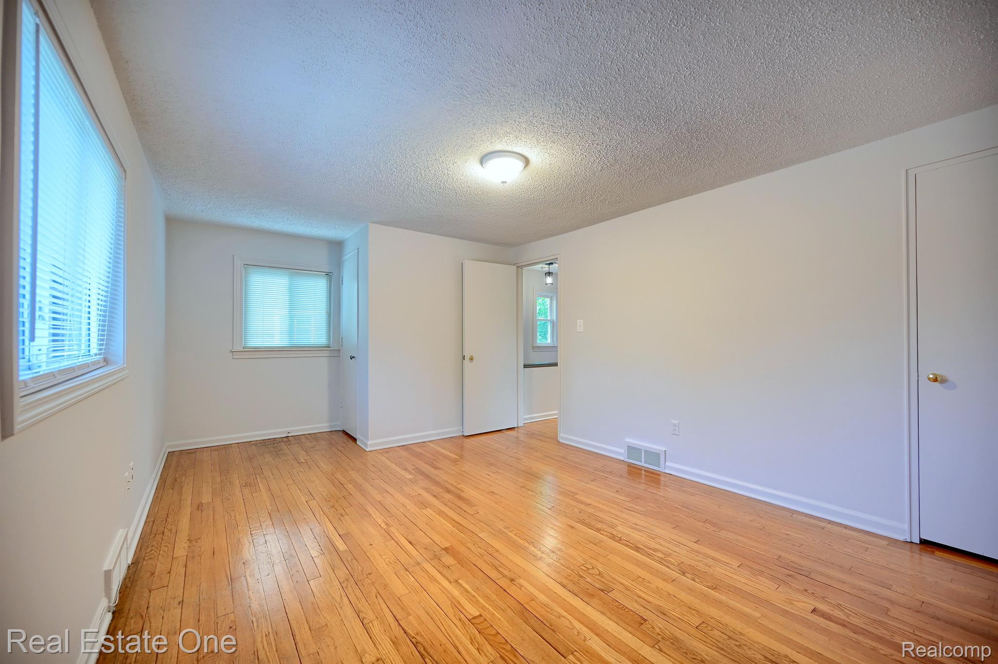 2707 OLIVER Road