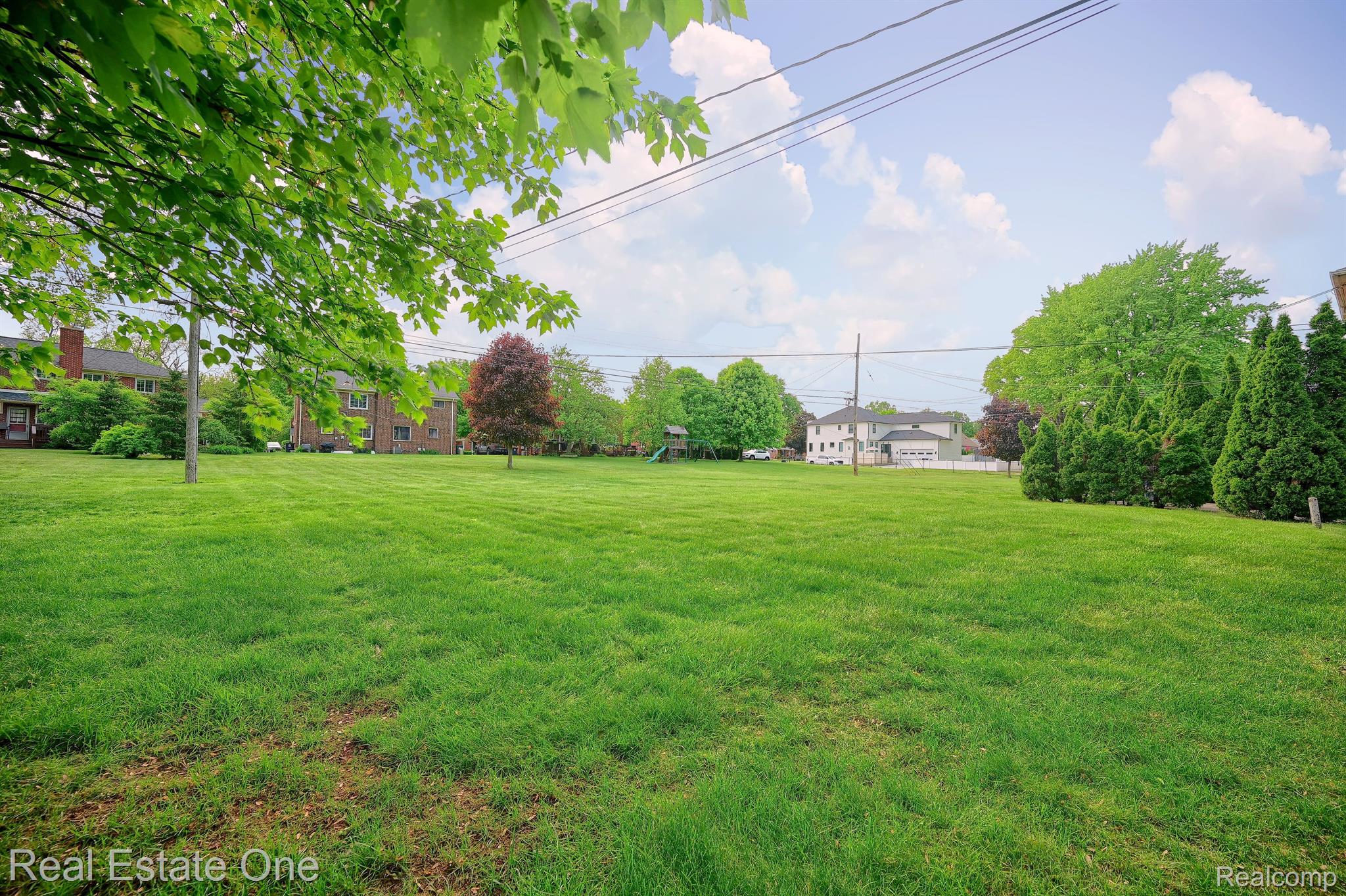 2707 OLIVER Road