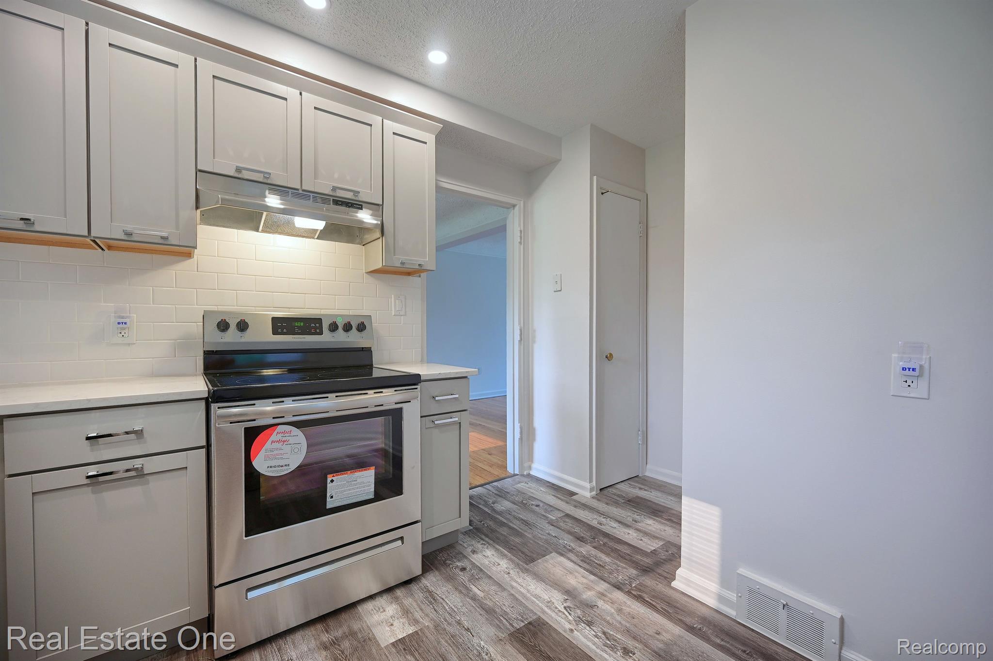 2707 OLIVER Road