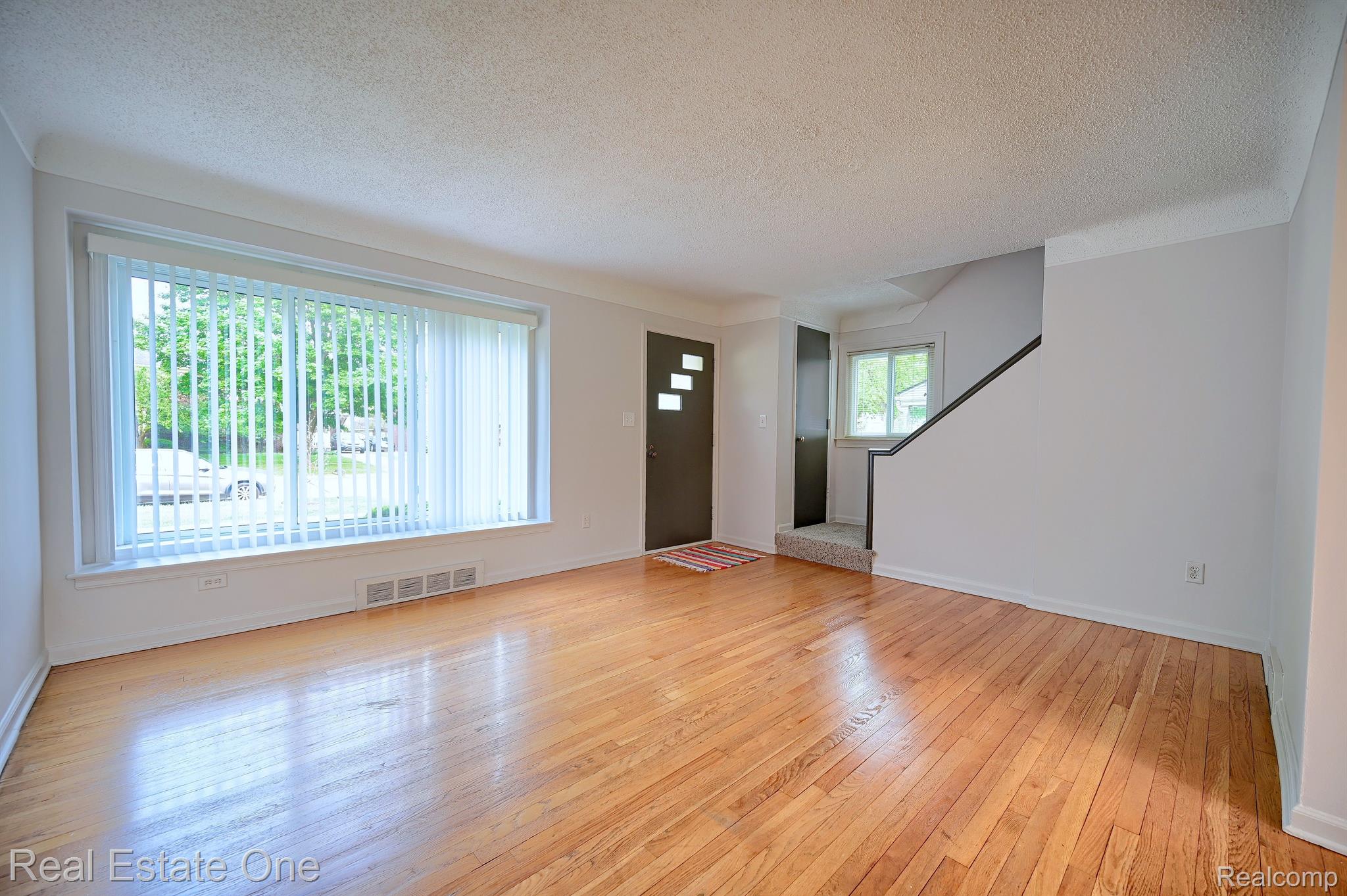 2707 OLIVER Road