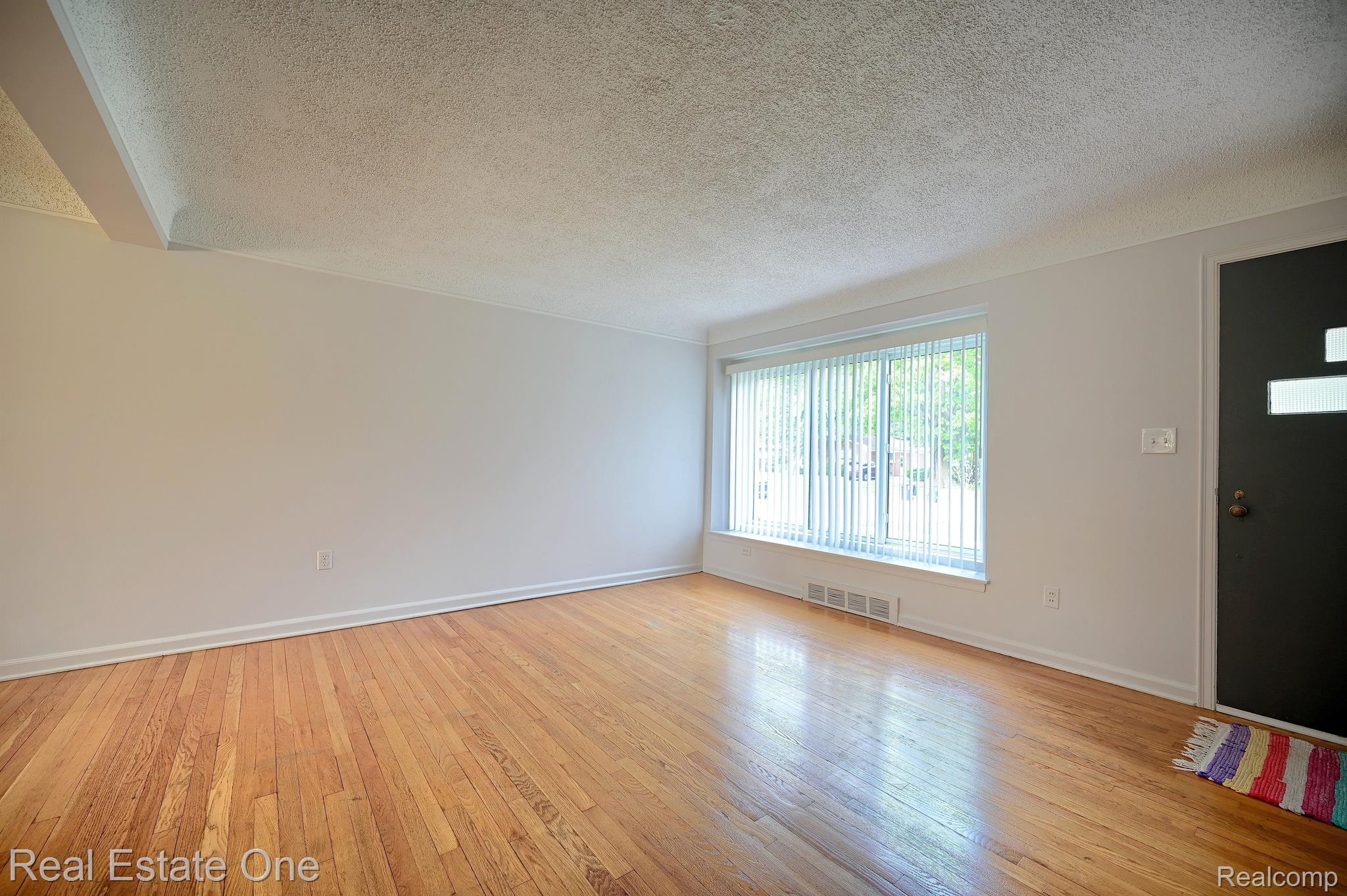 2707 OLIVER Road