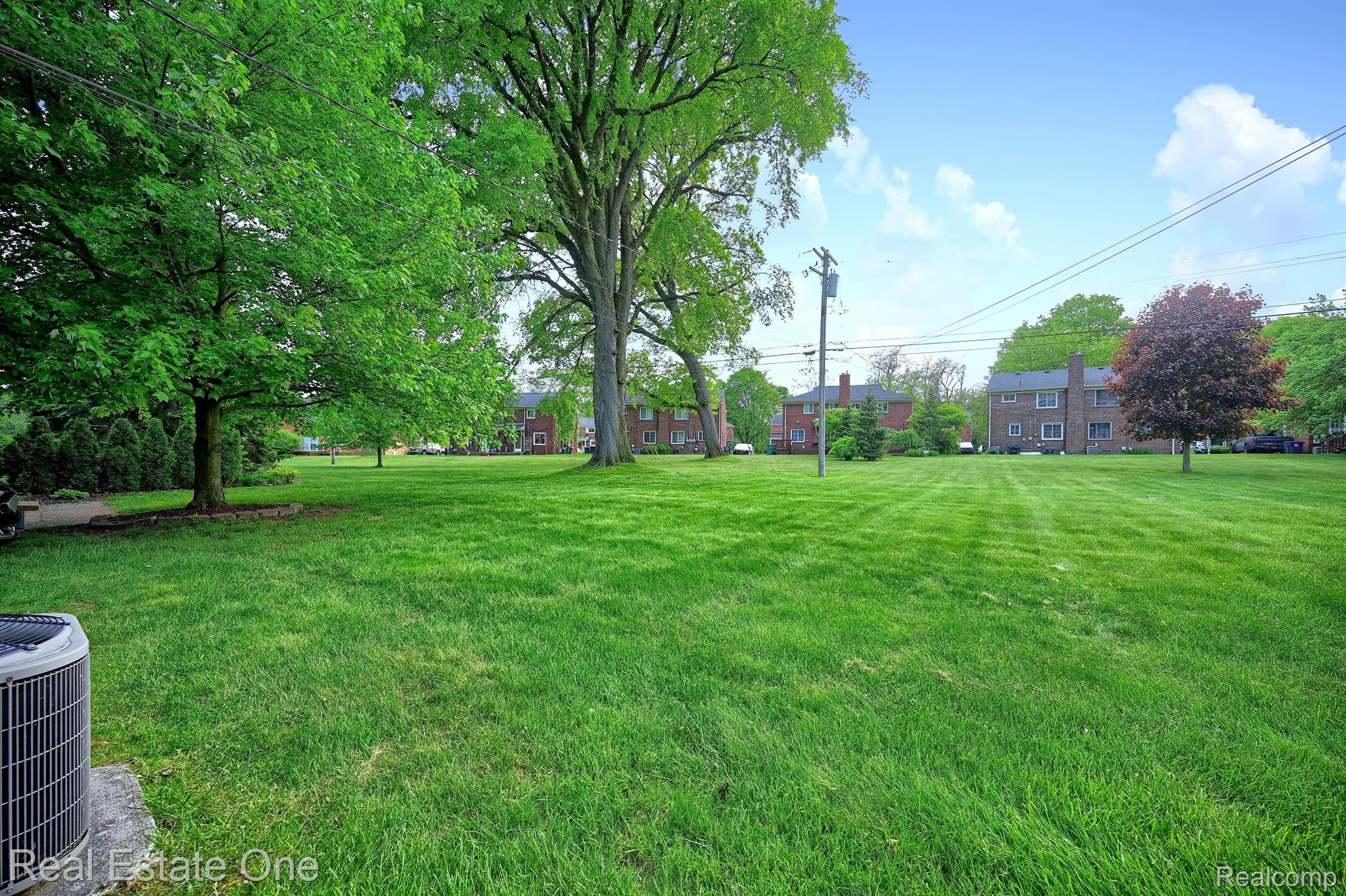 2707 OLIVER Road