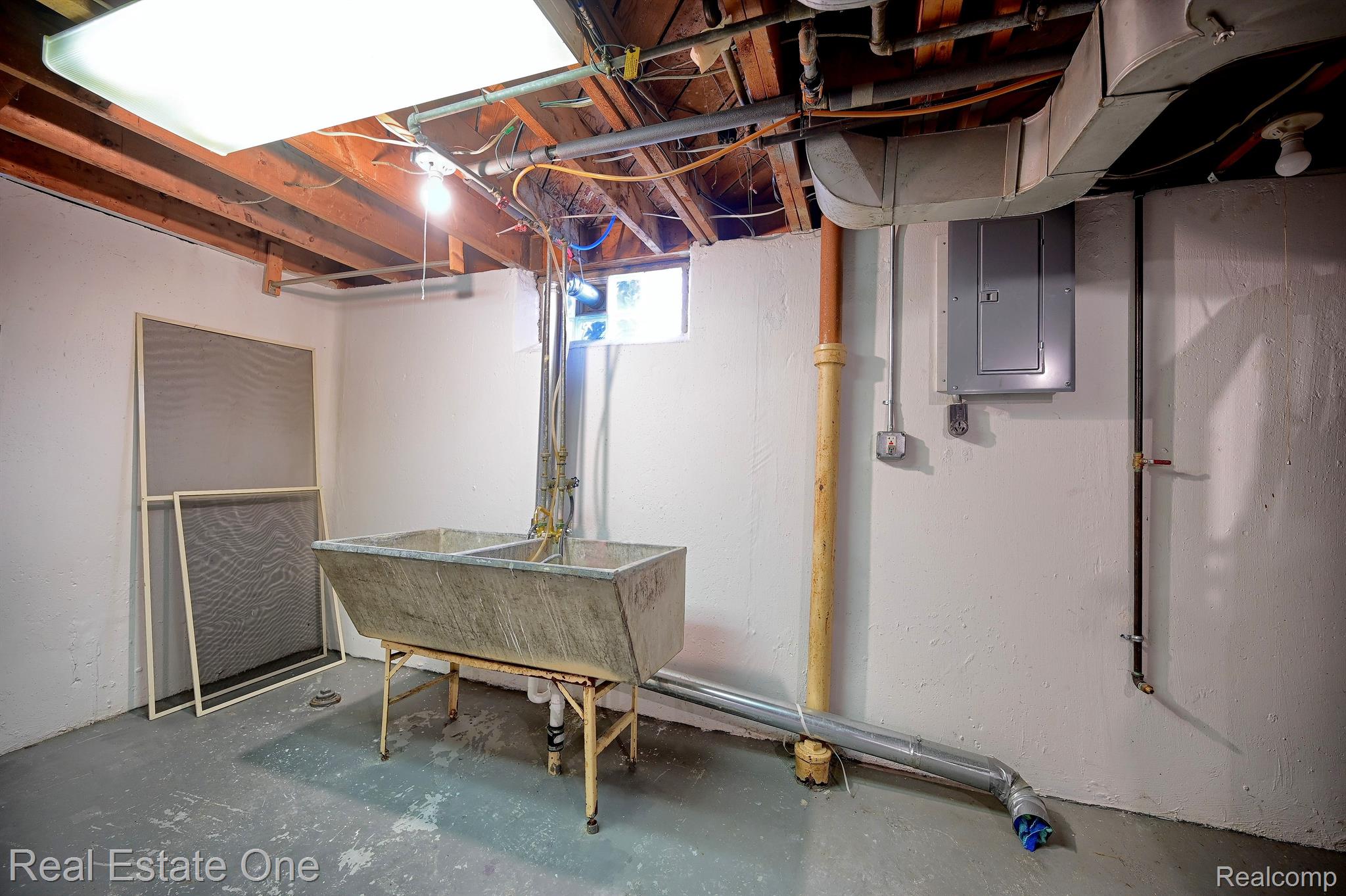 2707 OLIVER Road