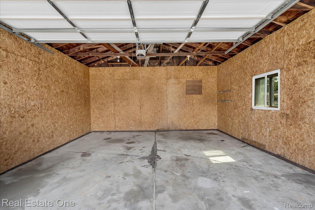 3218 E 14 Mile Road