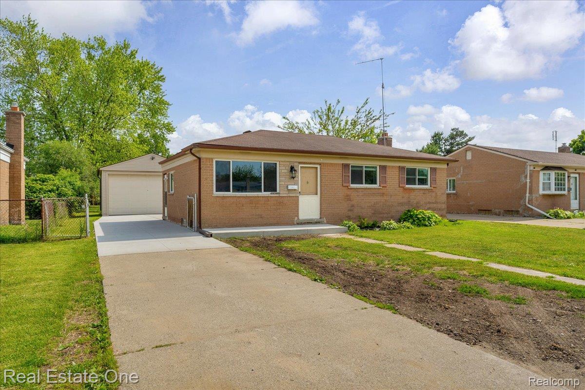 3218 E 14 Mile Road