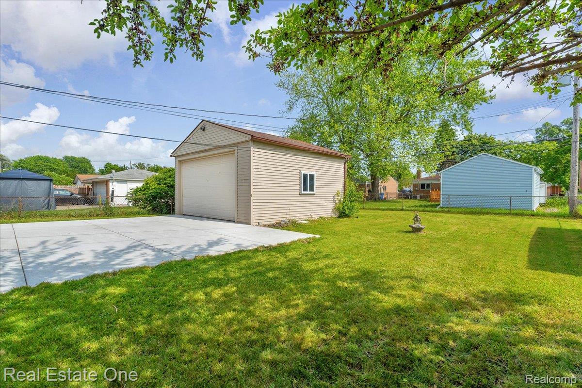 3218 E 14 Mile Road