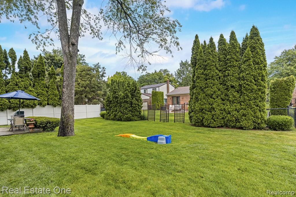 42514 Freeport Drive