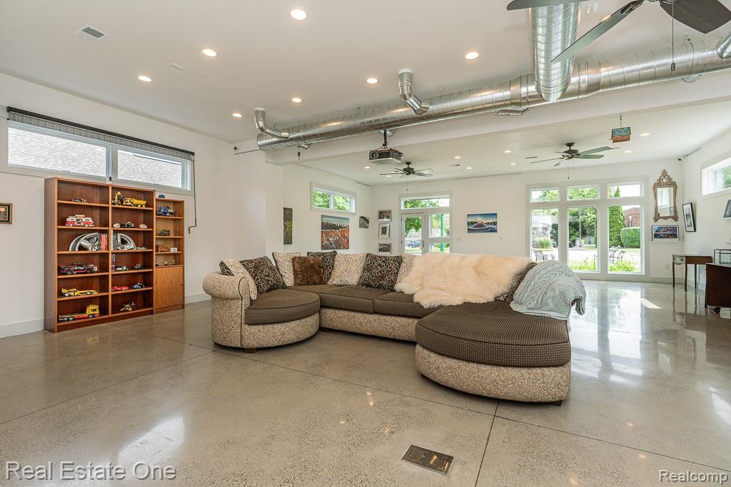 426 W University Drive