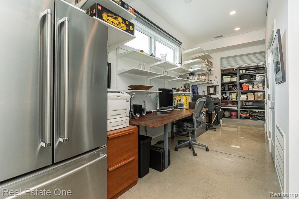 426 W University Drive
