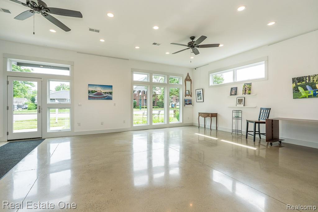 426 W University Drive