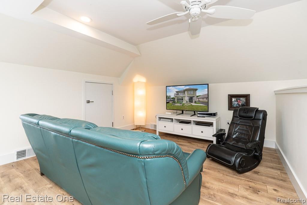 426 W University Drive