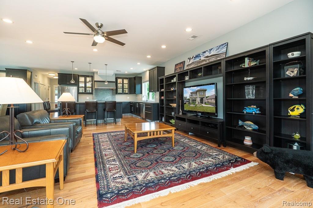 426 W University Drive