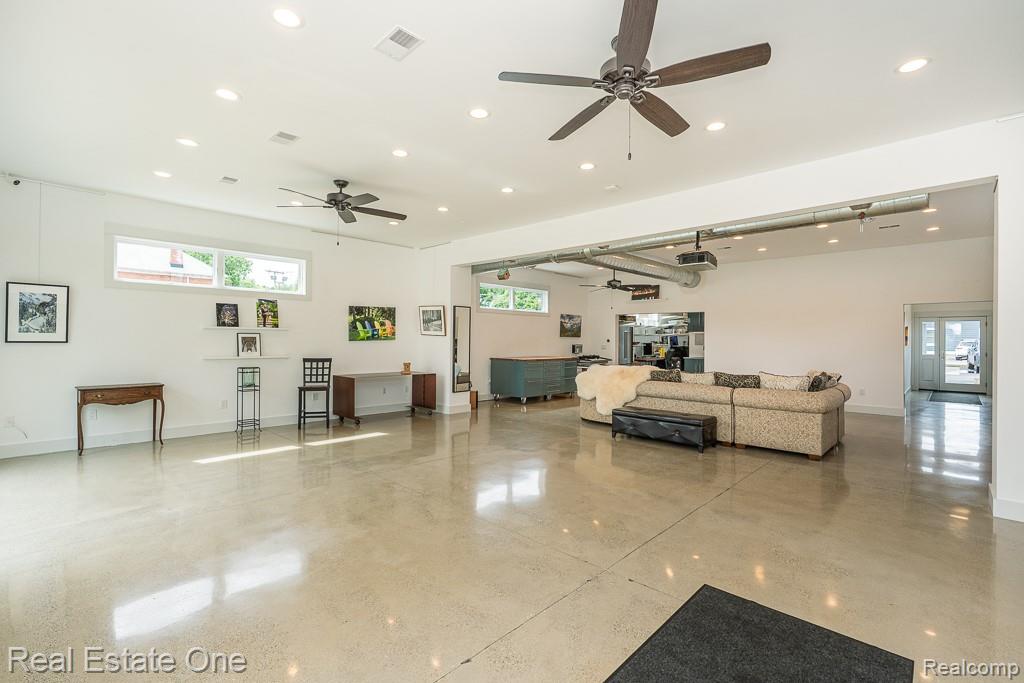 426 W University Drive