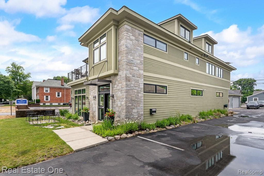 426 W University Drive