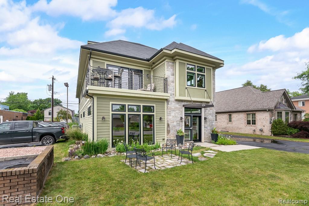 426 W University Drive