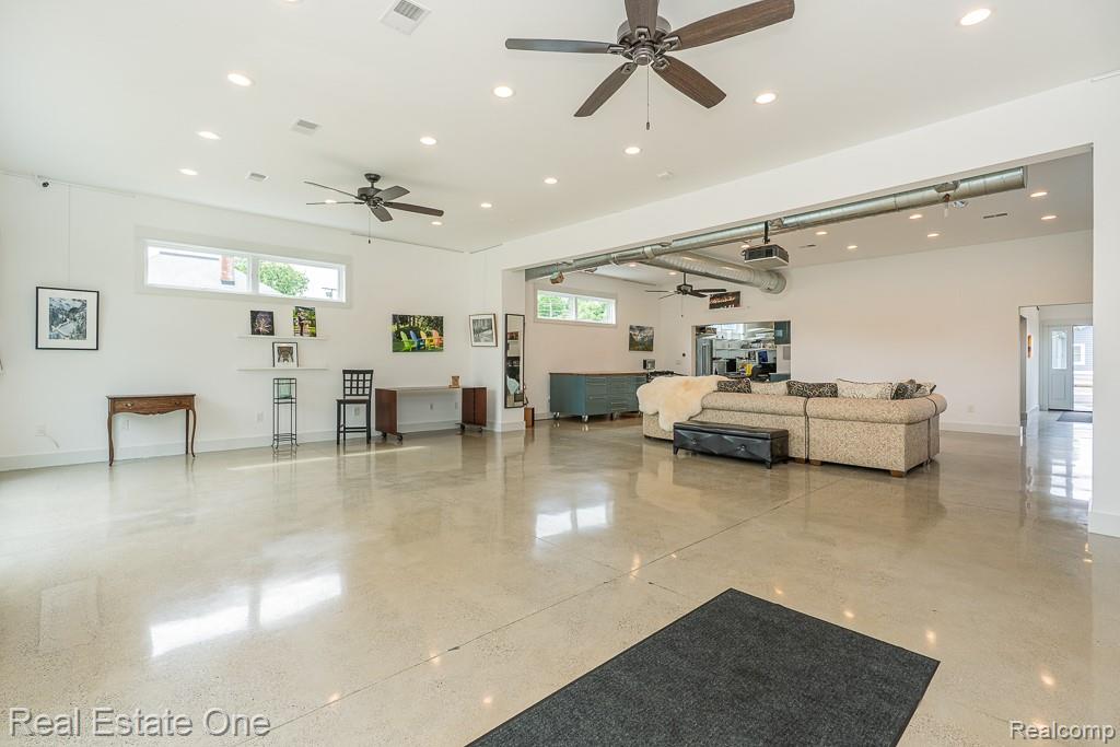 426 W University Drive
