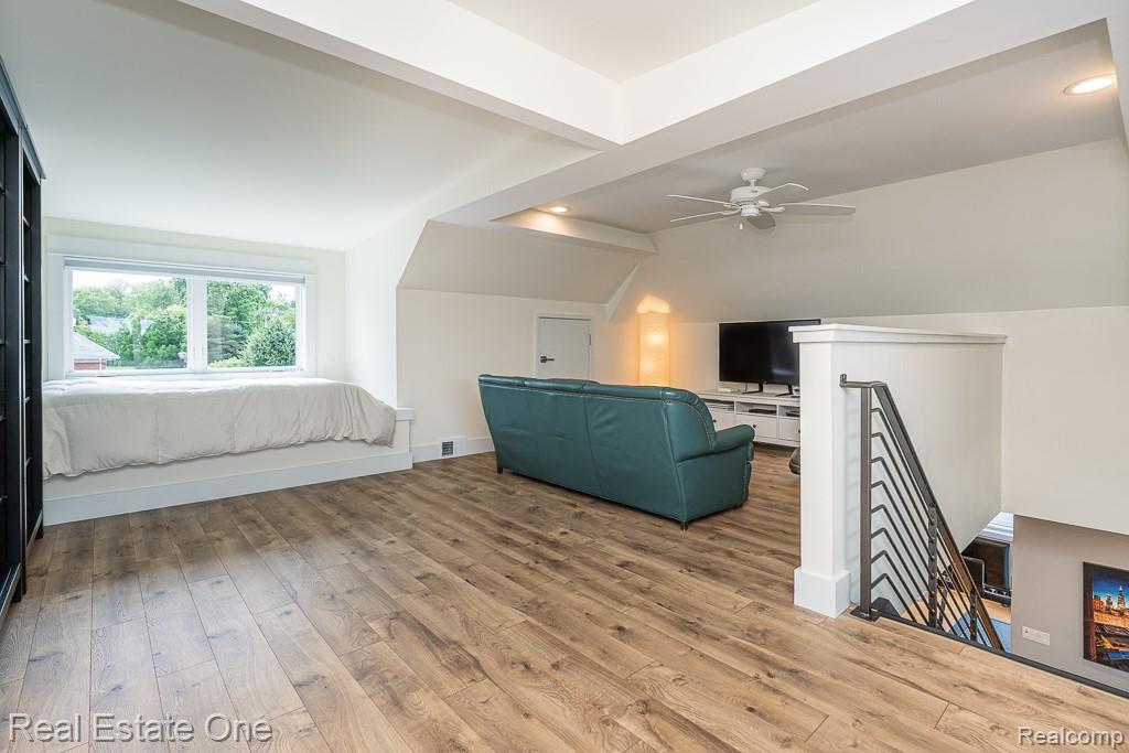 426 W University Drive