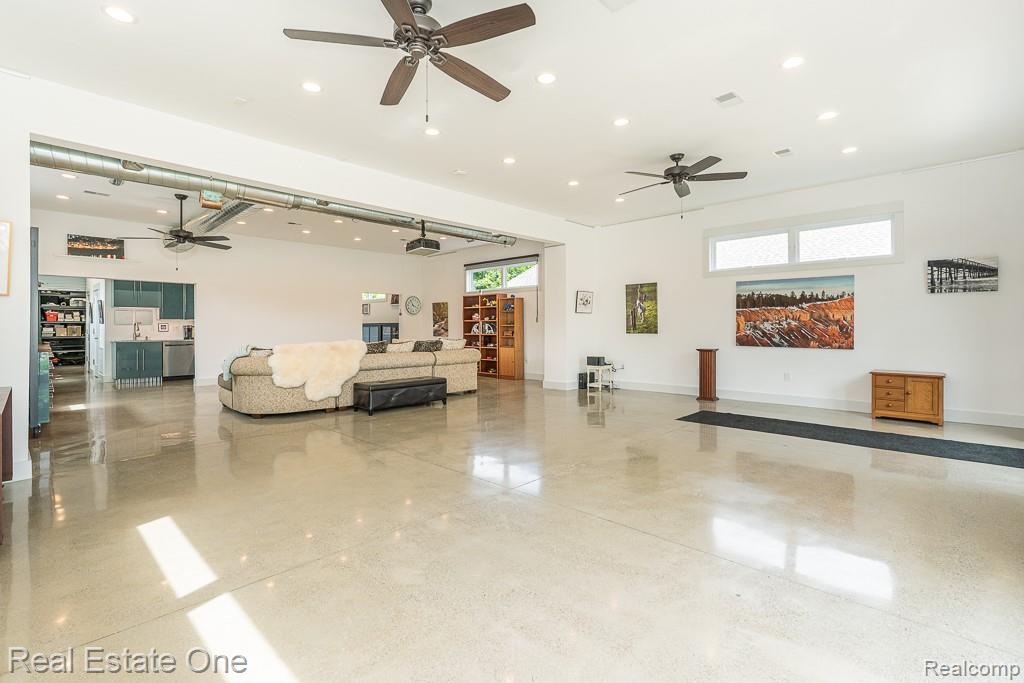 426 W University Drive