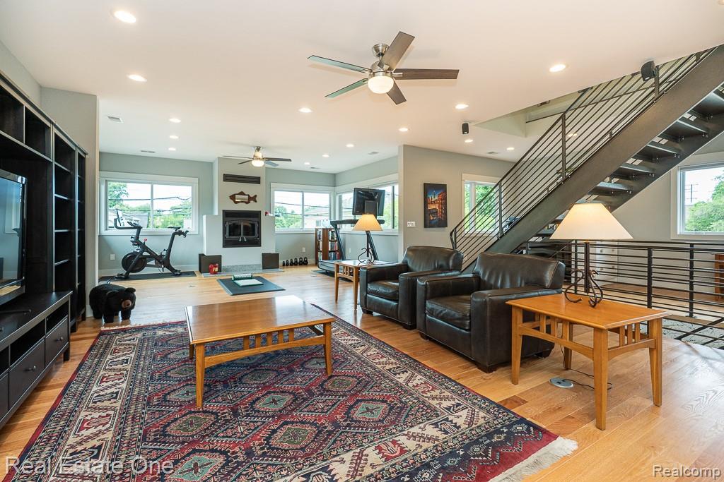 426 W University Drive