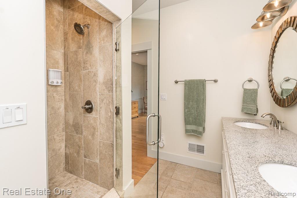 426 W University Drive